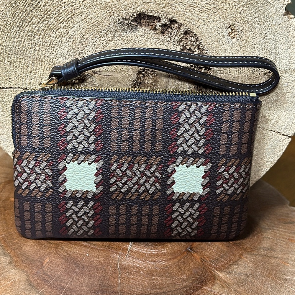 *NWT* COACH Corner Zip Wristlet With Brushed Plaid Print - Picture 3 of 7